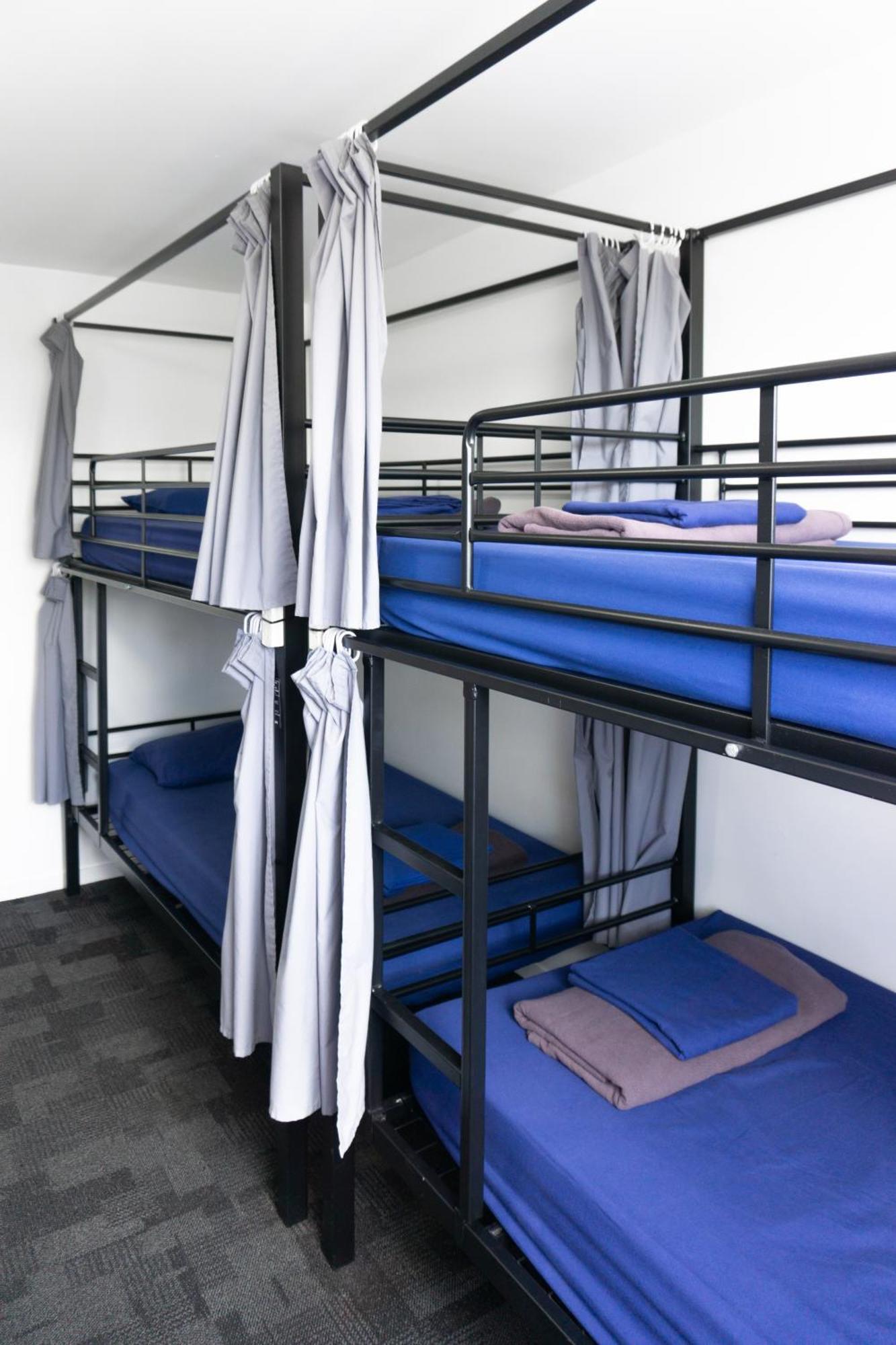 Somewhere To Stay Backpackers Брисбен Номер фото